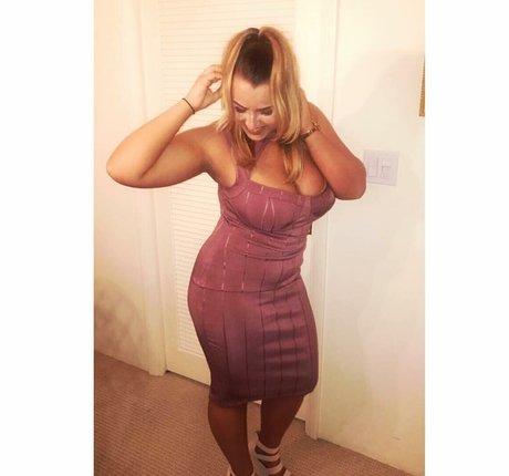 Lizzy Maguire pornstar hot images