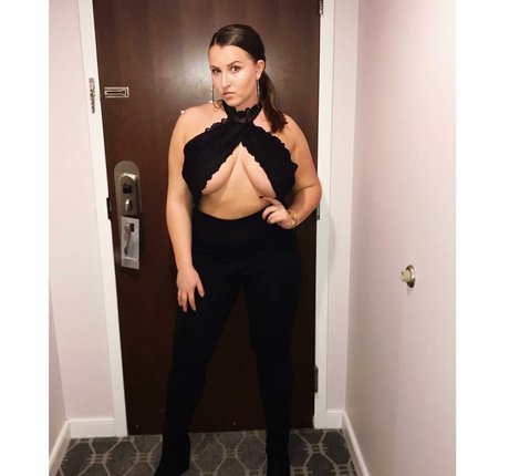 Lizzy Maguire hot pornstar archive