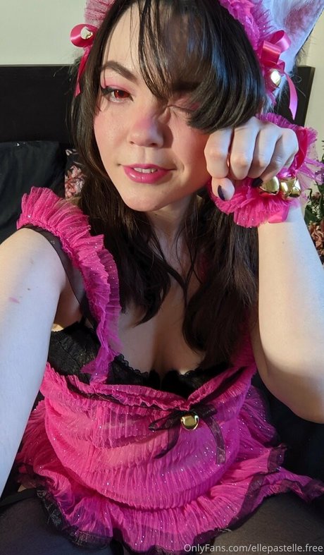 ellepastelle free nice actress pics