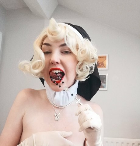 dinkydemure perfect actress picture