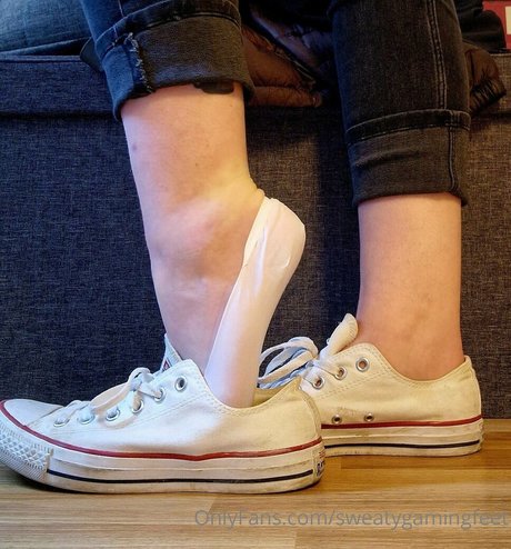 sweatygamingfeet model nice image