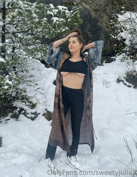 sweetyjuliaa perfect actress pictures