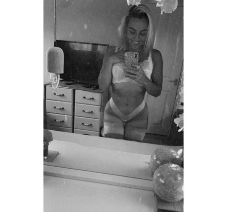 bikiniwarriorgb perfect pornstar archive