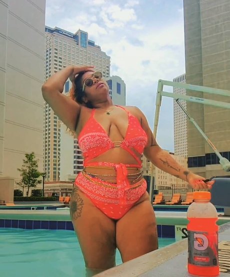 TheeChinaWhite sexy actress picture