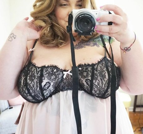 Corissa Enneking Profile photo