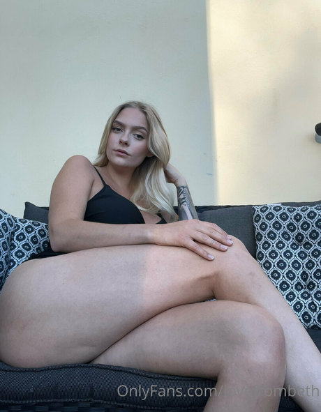 LoveFromBeth pornographic model archive