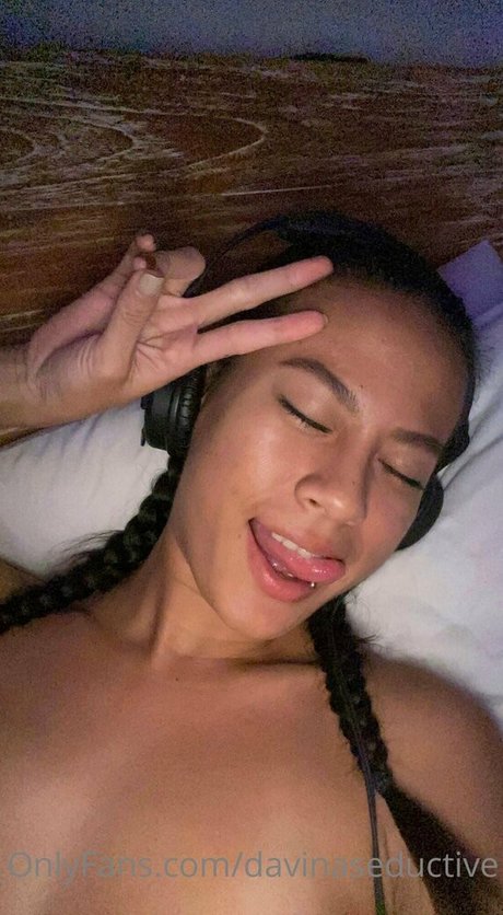 davinaseductive actress img