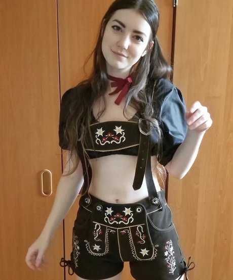 SincerelyLyn art actress archive