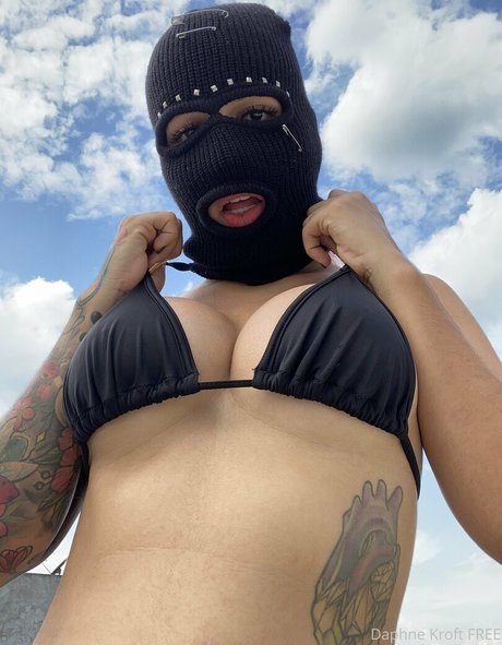 daphnekroftfree nude actress photos