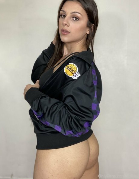 aliviaa porn model pic