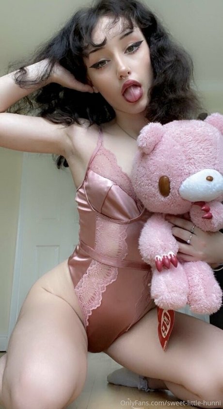 sweet little hunni pornstar art img