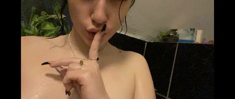 sweet little hunni star hot picture