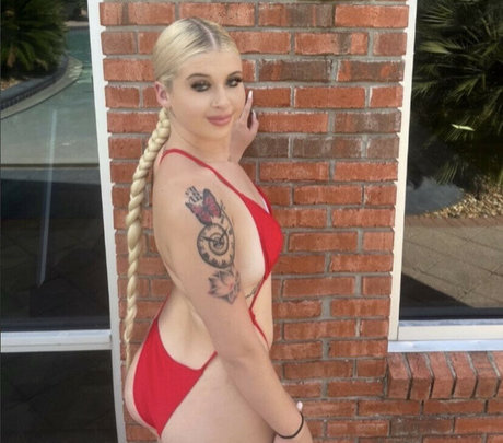 Kuttemreece beautiful pornstar gallery