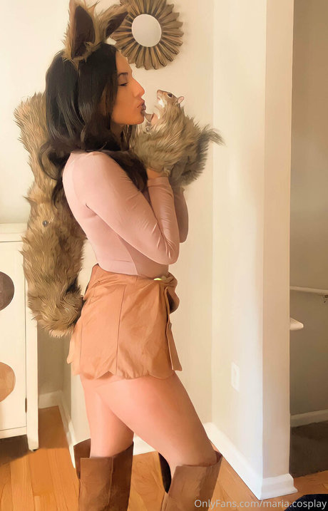 maria cosplay model pictures