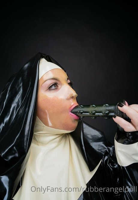 rubberangeldoll perfect star pic