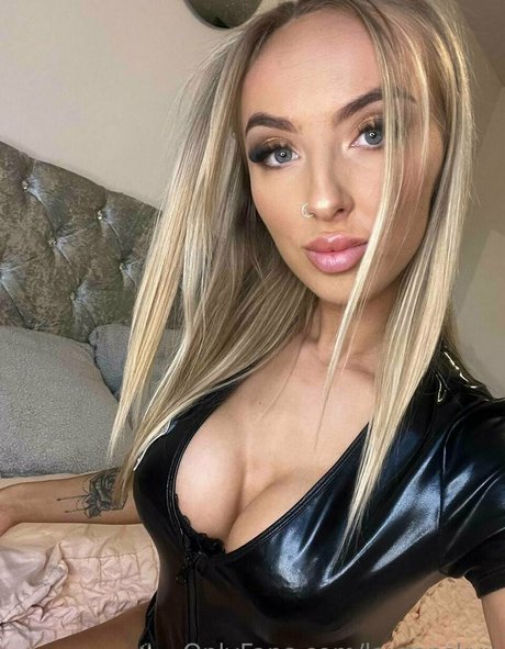 laurenskyx art actress archive