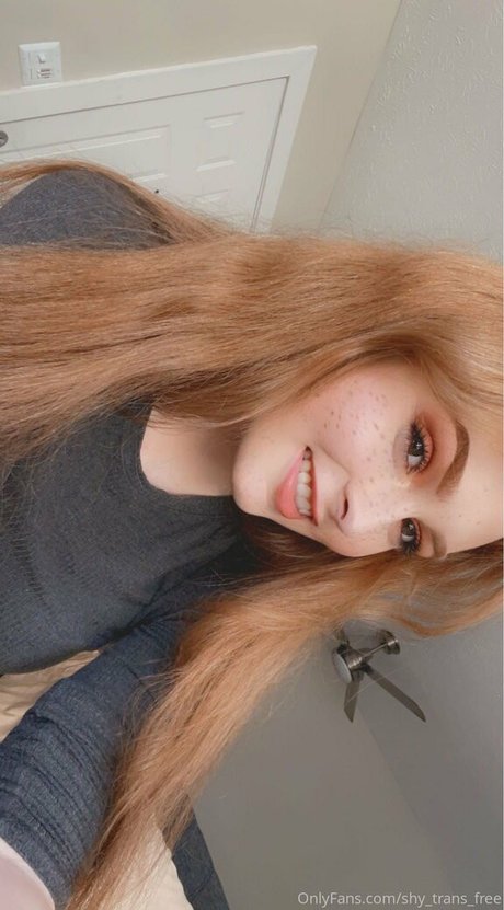 shy trans free exclusive pornstar img