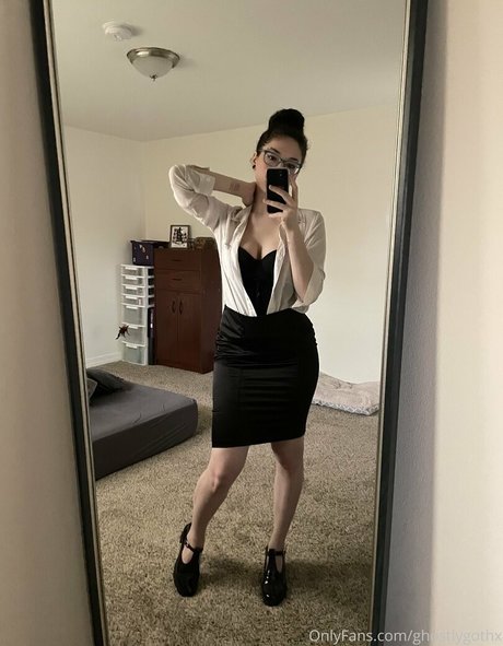 ghostlygothx exclusive actress photos