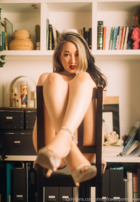 ohmyflowerbombfreee pornographic model images