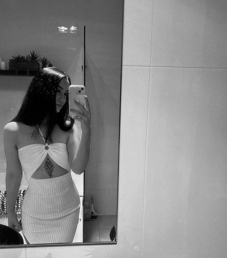 elouisemayy star pretty photo