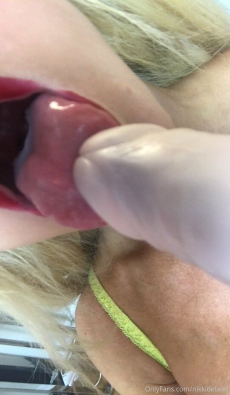 nikkidelano model xxx pic