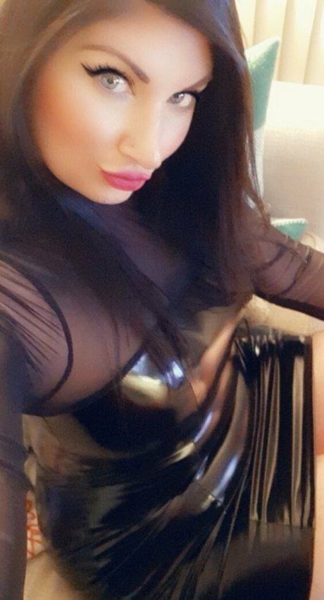 erotiqued free actress photo