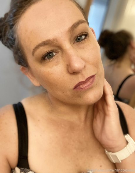 mncookies sexy actress pics
