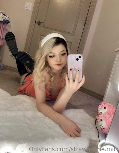strawbearie milk pornstar naked images
