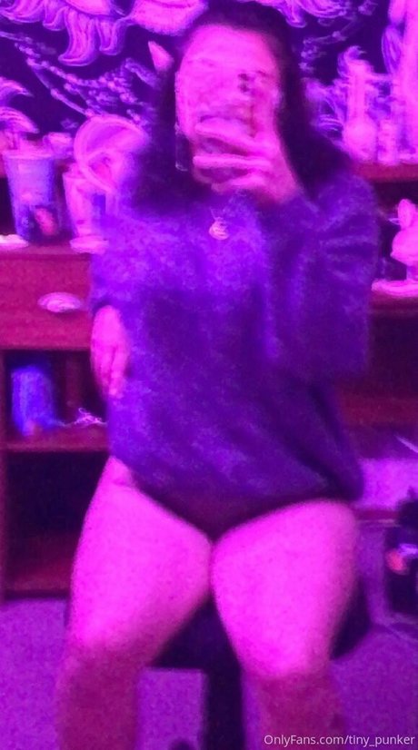 tiny punker Quick photo