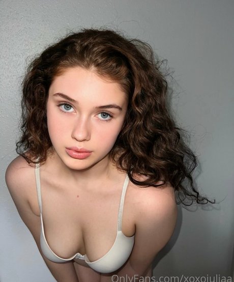 xoxojuliaa star pornographic galleries