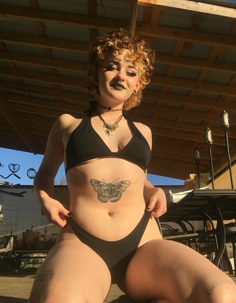 veeginas erotic model archive