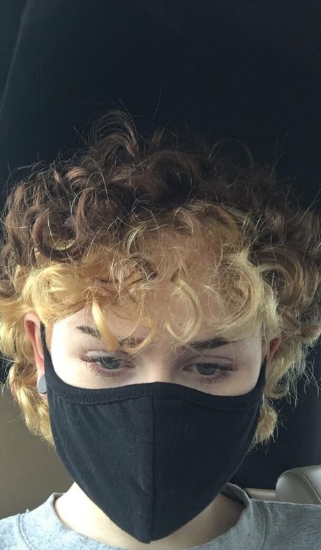 tattooed onlyfans naked images