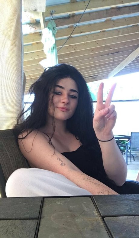 veeginas adult actress img