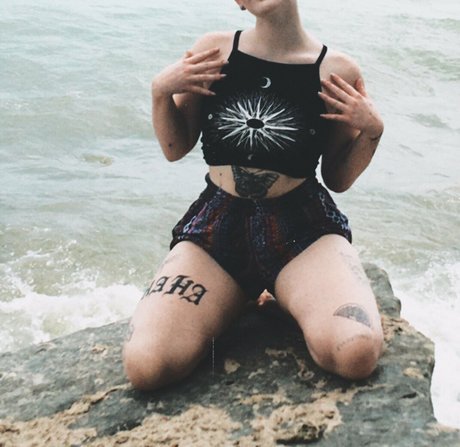 veeginas star hot images