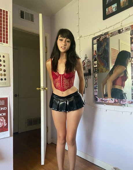 delilahraige model pretty images