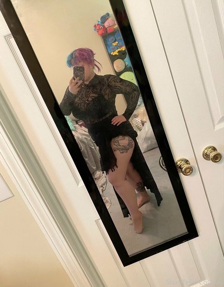 storytellercosplay sex model image