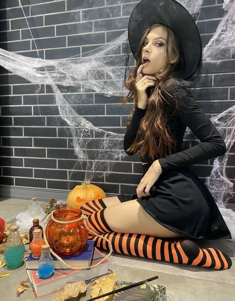 lana virg exclusive model images