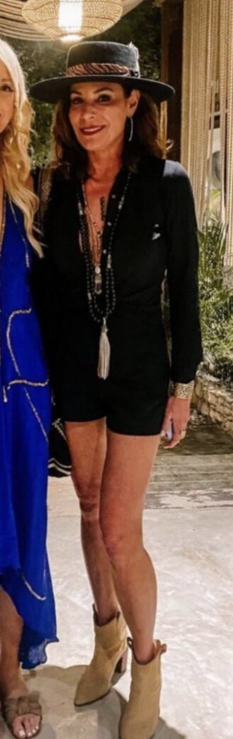 Luann De Lesseps model adult image