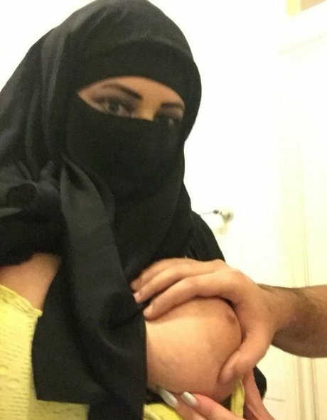 Persiana porn model image