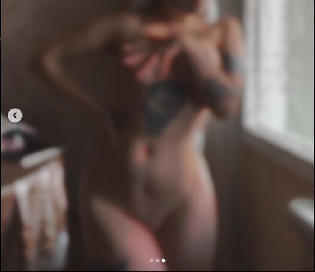 mooanna xxx pornstar pics