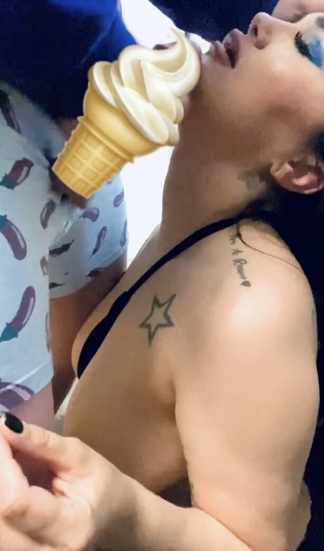 tatted baddie69 pretty actress photos