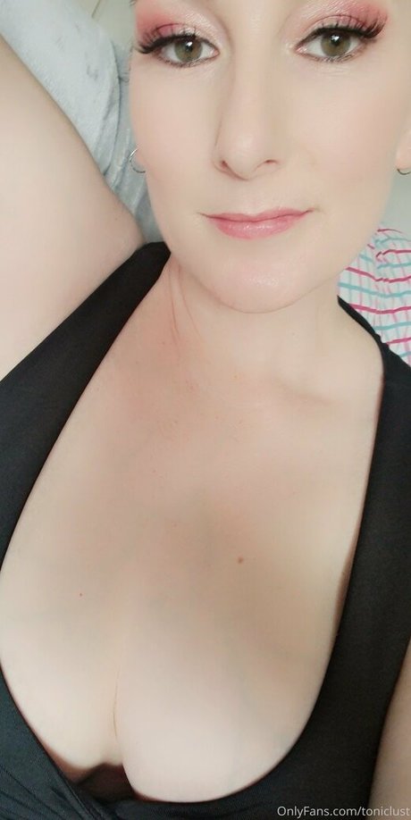 toniclust hot star picture