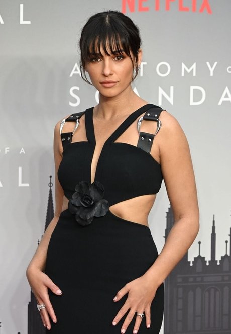 Naomi Scott perfect model pic