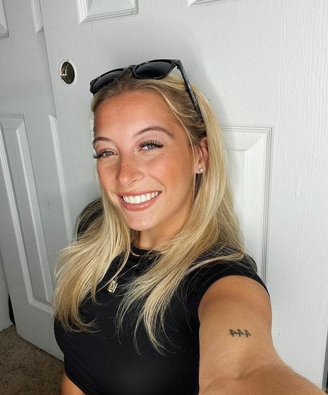 Kamryn Bedore adult model pic