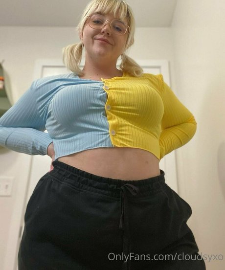 cloudsyxo hot actress pic