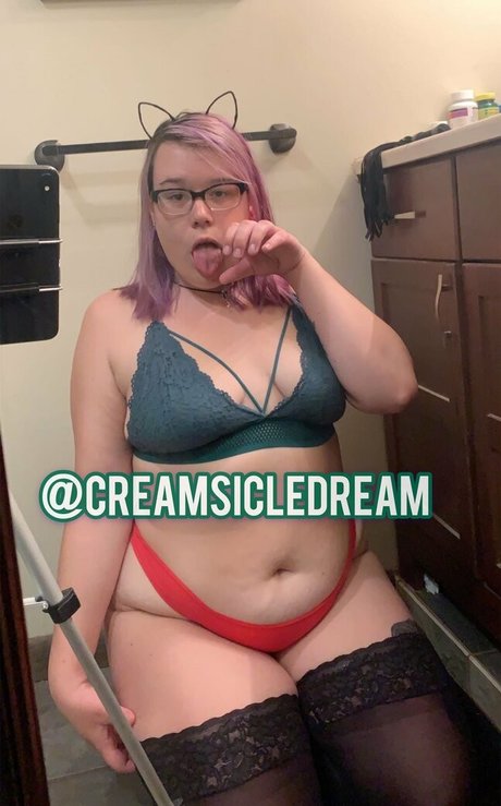 cumdumphime beautiful actress pic