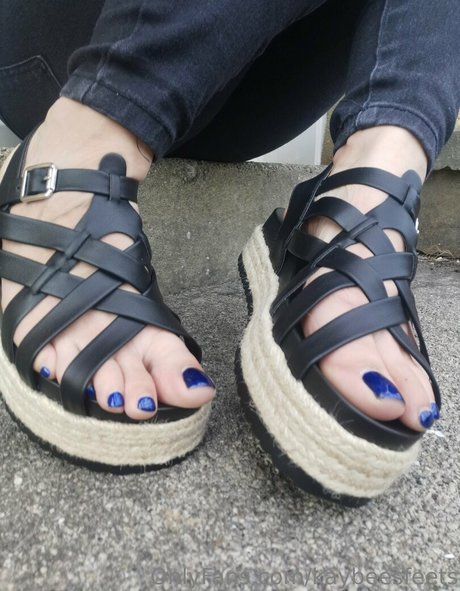 kaybeesfeets model art photos