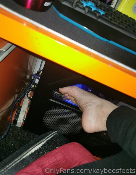 kaybeesfeets erotic pornstar image