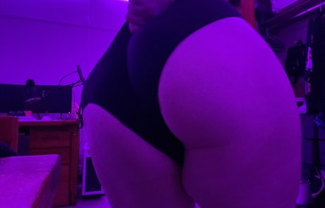 pixiiestixx naked model photos