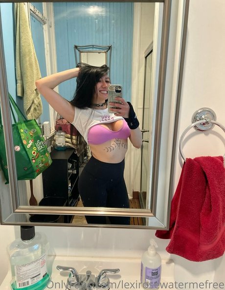 lexirosewatermefree sex model image